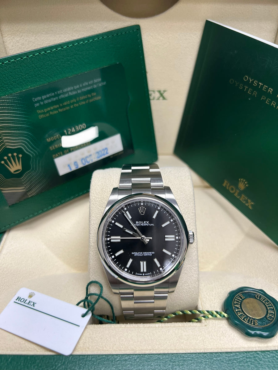 Rolex Oyster Perpetual 124300 Complete Set